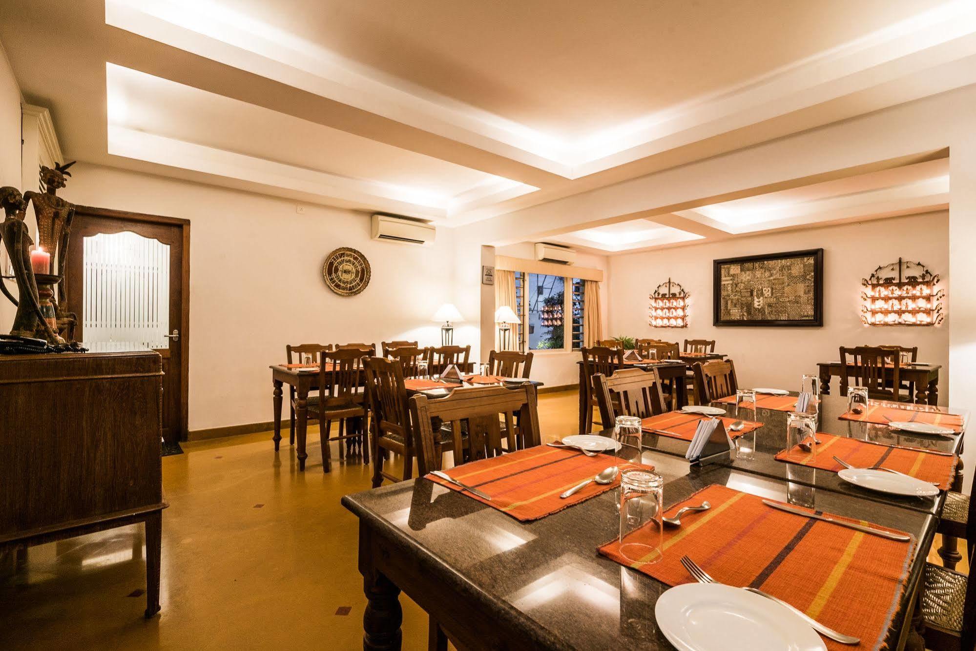 Tissa'S Inn Kochi Exterior foto